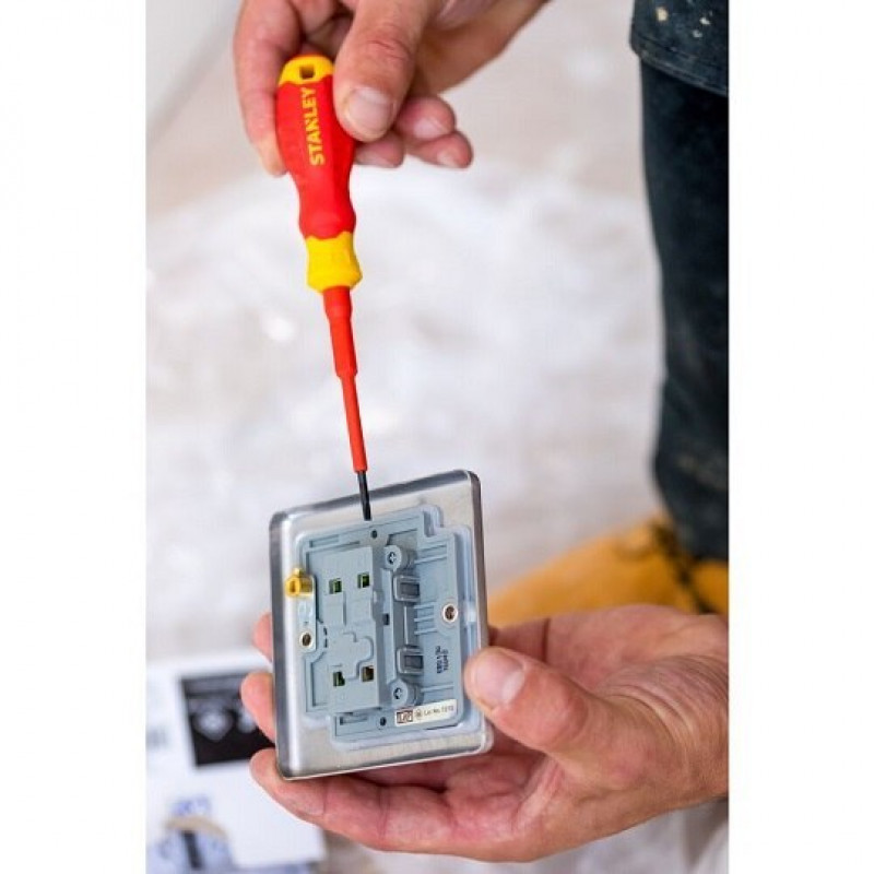 Набор изолированных отверток Stanley из 7 предметов с тестером напряжения [STHT60031-0]