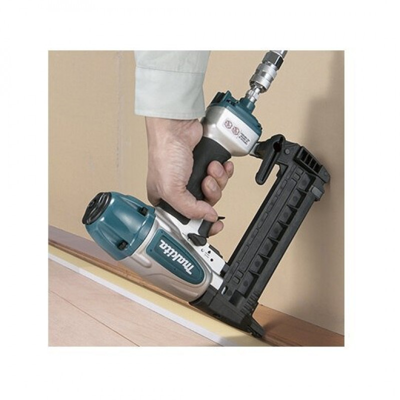 Пневматичний степлер для скоб 13-38 x 5,7 мм Makita [AT638A]