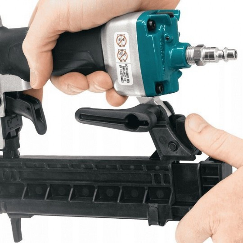 Пневматичний степлер для скоб 13-38 x 5,7 мм Makita [AT638A]