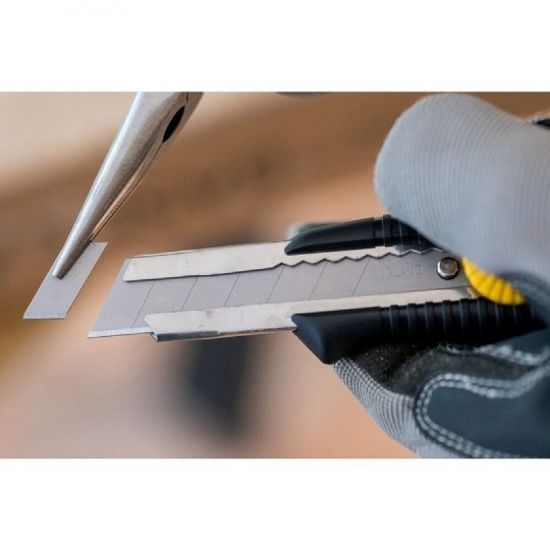 Нож Stanley 18 мм с ломаным лезвием, сменным лезвием и замком [0-10-418]