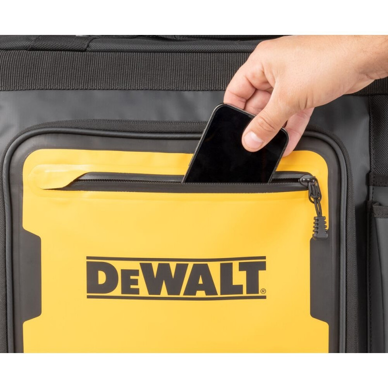Сумка DeWalt Soft Storage на 18 инструментах на колесах с 27 карманами [DWST60107-1] с телескопической ручкой