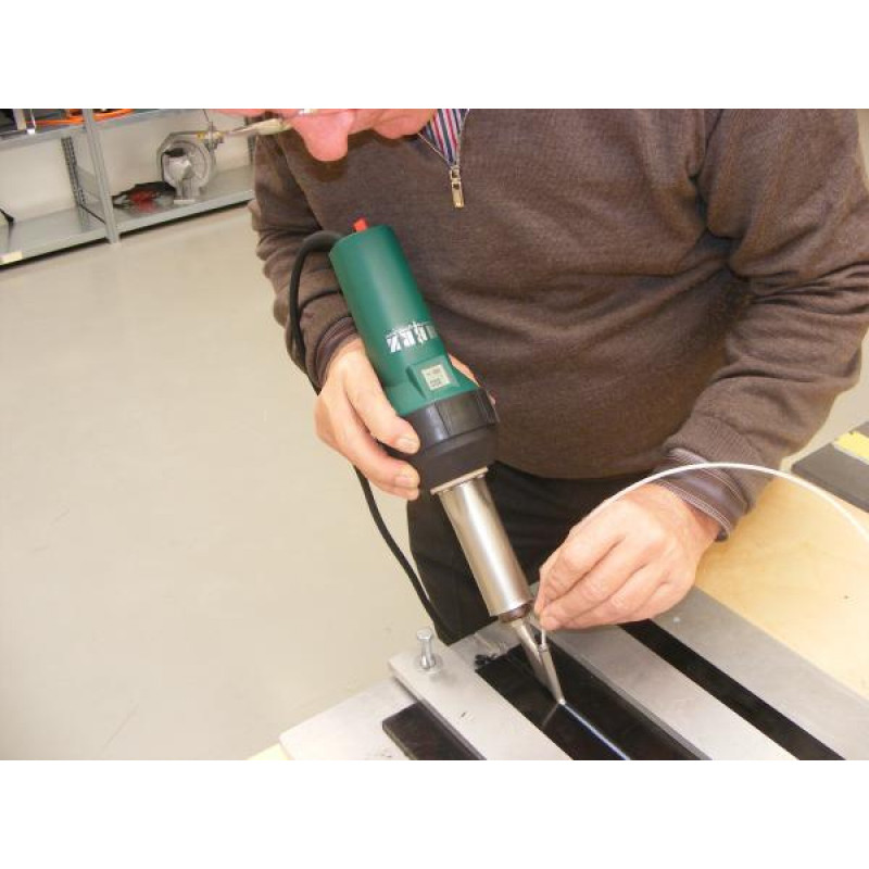 Сварочный аппарат для кровельных мембран Herz RION Digital мощностью 1600 Вт.