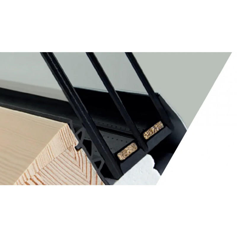 Електричне мансардне вікно FAKRO FTP-X P50 з Wi-Fi – натуральна сосна, керування за допомогою застосунку