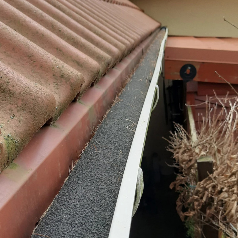 Фільтр для жолобів стандартний 125 пінопластовий прямокутний Optimum 10 м - губка для жолобів