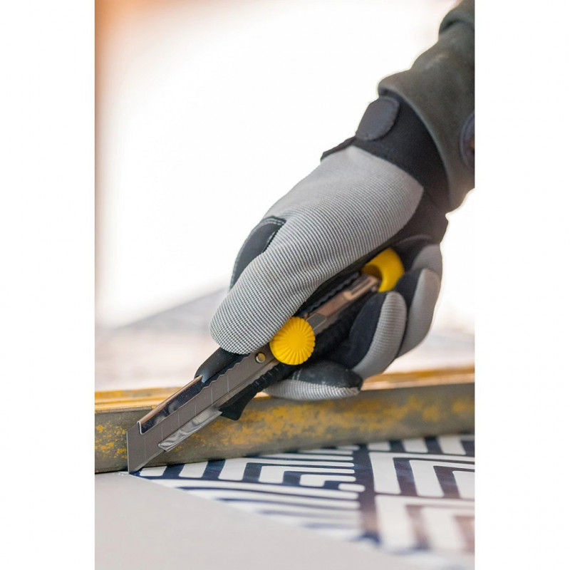 Нож Stanley 18 мм с ломаным лезвием, сменным лезвием и замком [1-10-418]